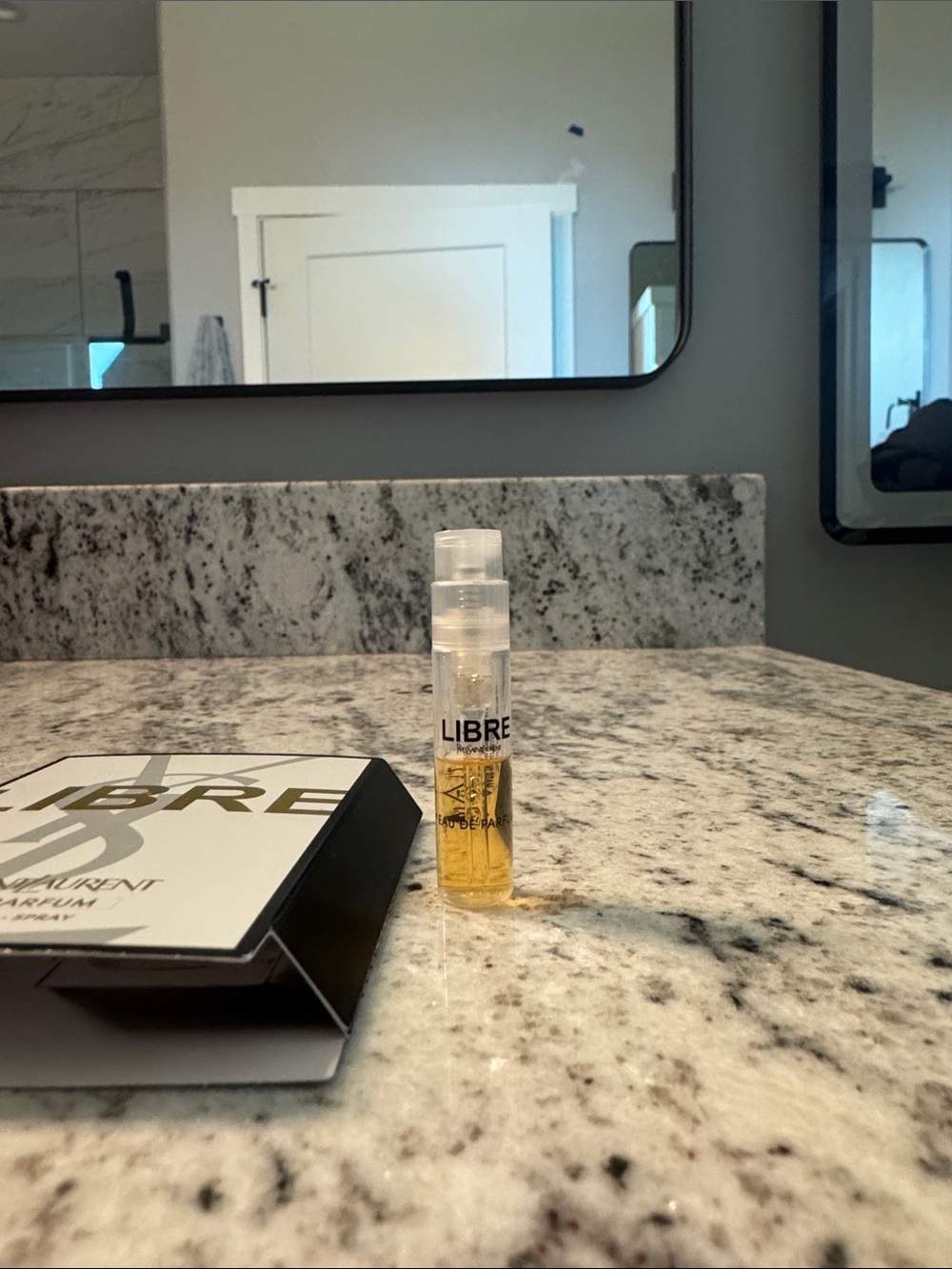 NWT YSL LIBRE Sample Perfume - Picture 3 of 3